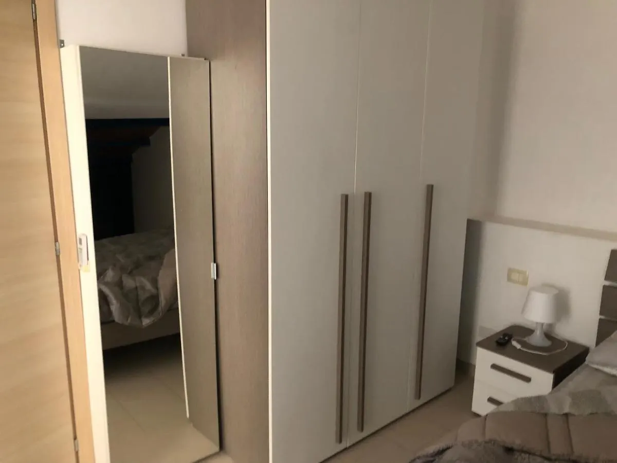 Appartement Mansarda Mentana à Vittoria Italie